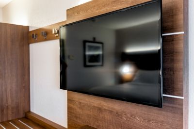 Tv Hanging Service in Conroe, TX